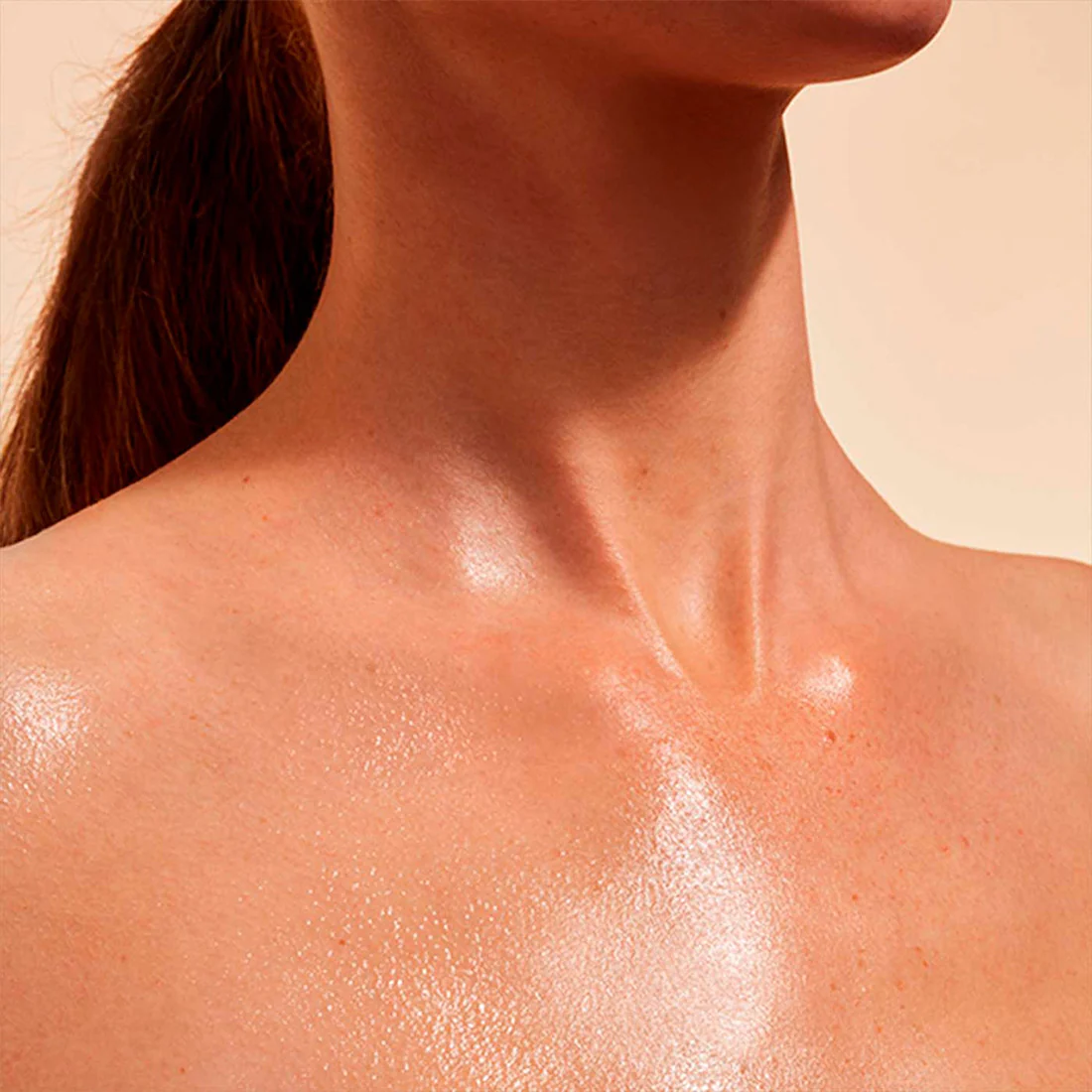 Brume Solaire Embellissante Spray Solare Corpo SPF 50 - Image 3