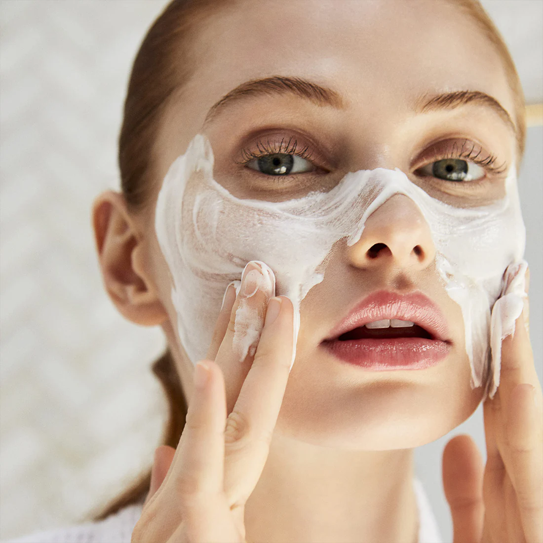 Softening Cleansing Foam Mousse Detergente Viso - Image 5