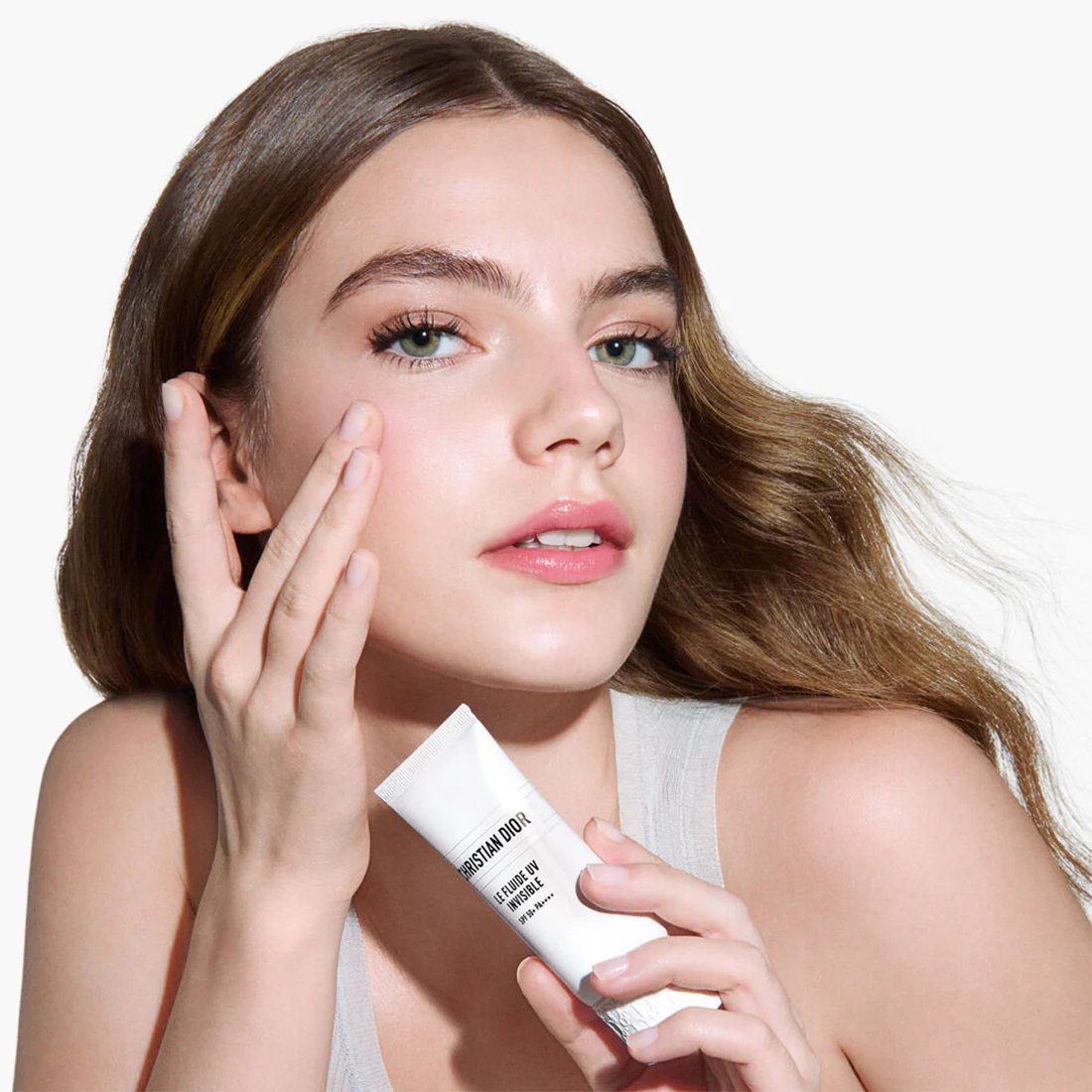 Le Fluide UV Invisible Hydratant SPF 50+ PA++++ Fluido invisibile con protezione UV - Image 3