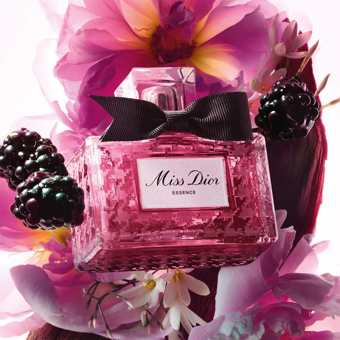 Miss Dior Essence  Essence de parfum – note floreali, legnose, golose - Image 8