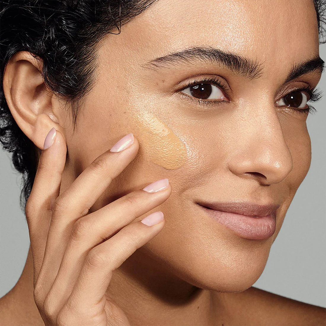 Futurist Hydra Rescue Moisturizing Broad Spectrum Fondotinta SPF 45 - Image 46
