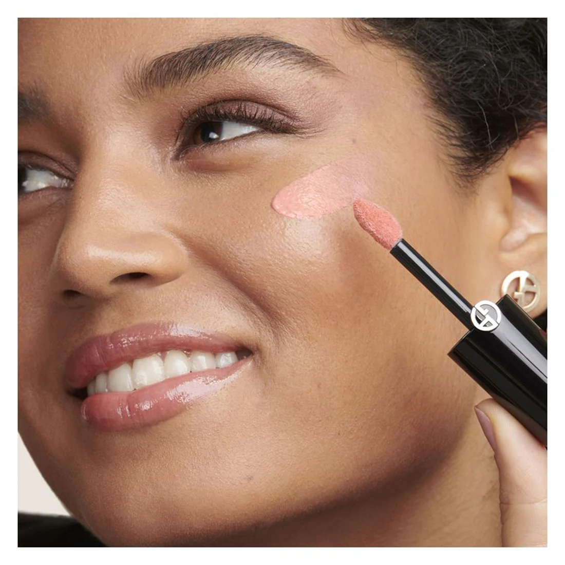 Luminous Silk Cheek Tint Fard in Crema - Image 7