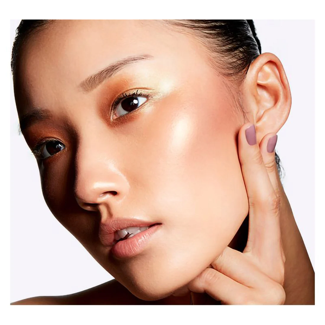 Extra Dimension Skinfinish Illuminante in Polvere liquida - Image 15