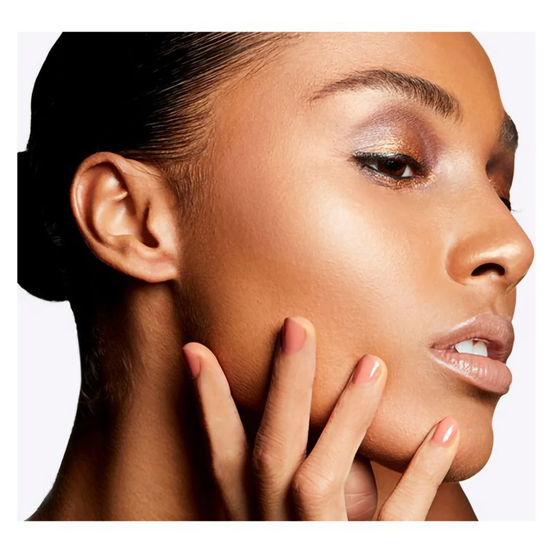 Extra Dimension Skinfinish Illuminante in Polvere liquida - Image 16