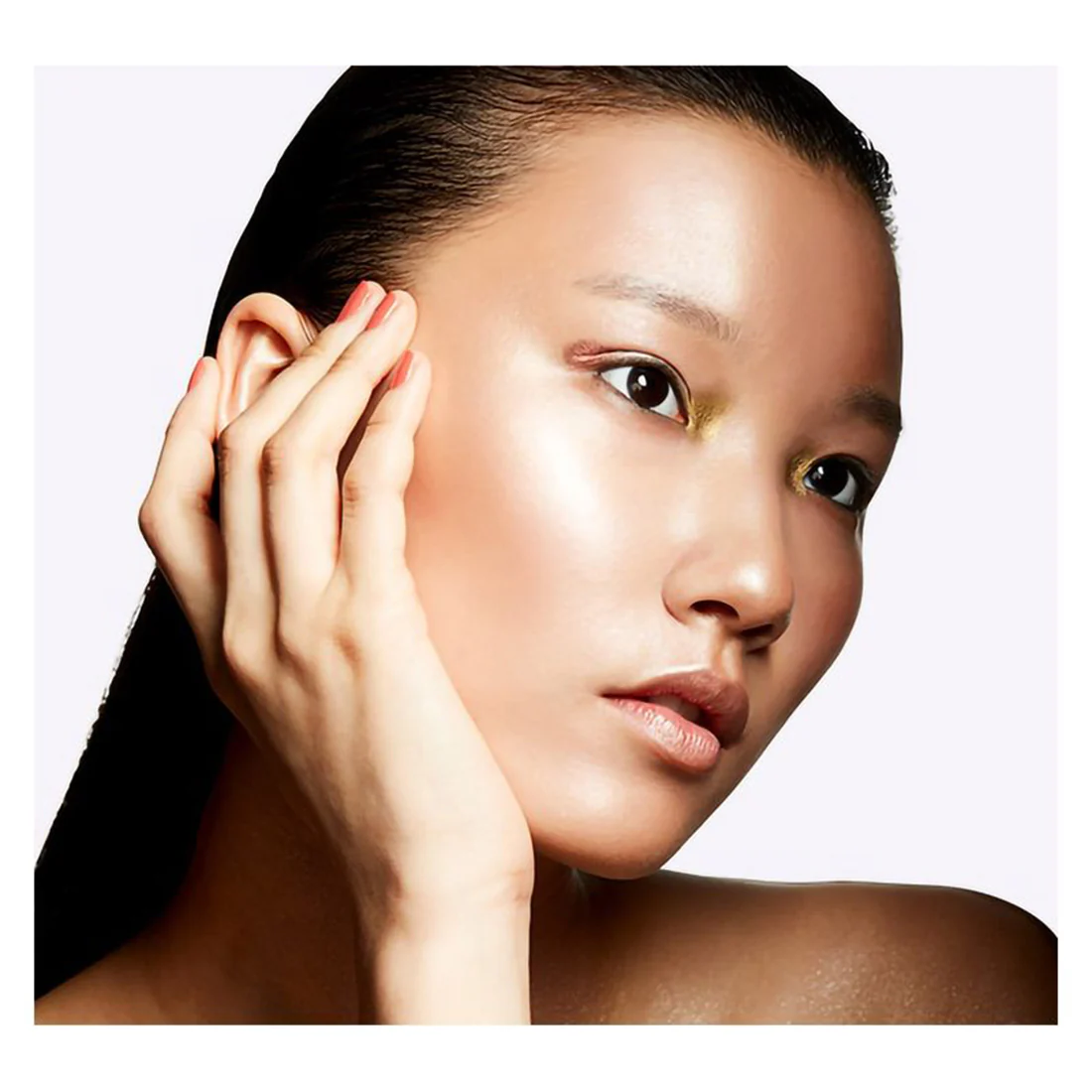 Extra Dimension Skinfinish Illuminante in Polvere liquida - Image 3