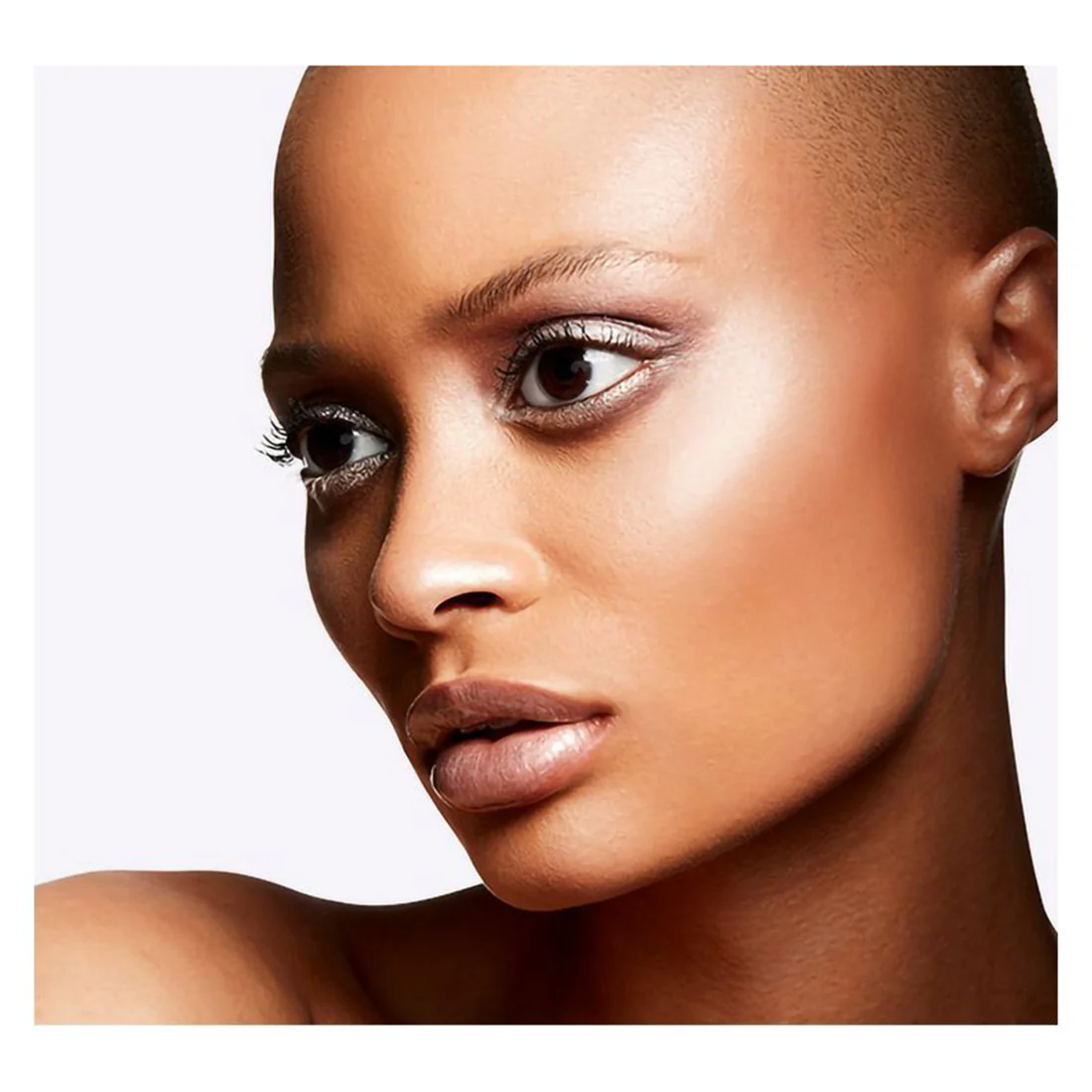 Extra Dimension Skinfinish Illuminante in Polvere liquida - Image 34