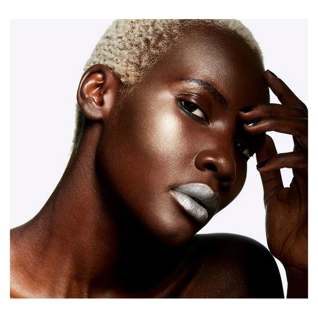 Extra Dimension Skinfinish Illuminante in Polvere liquida - Image 5