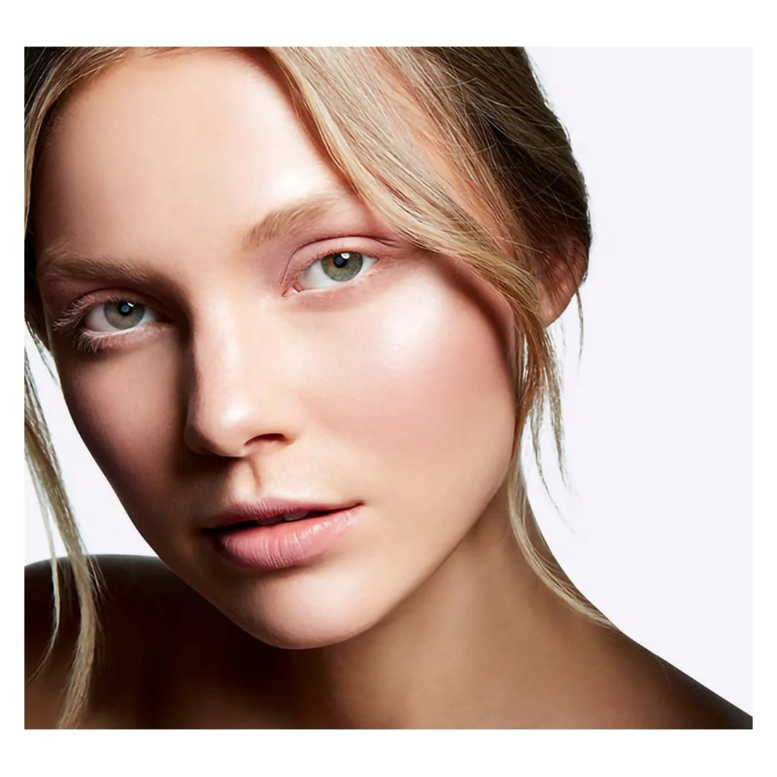 Mineralize Skinfinish Illuminante in Polvere - Image 4