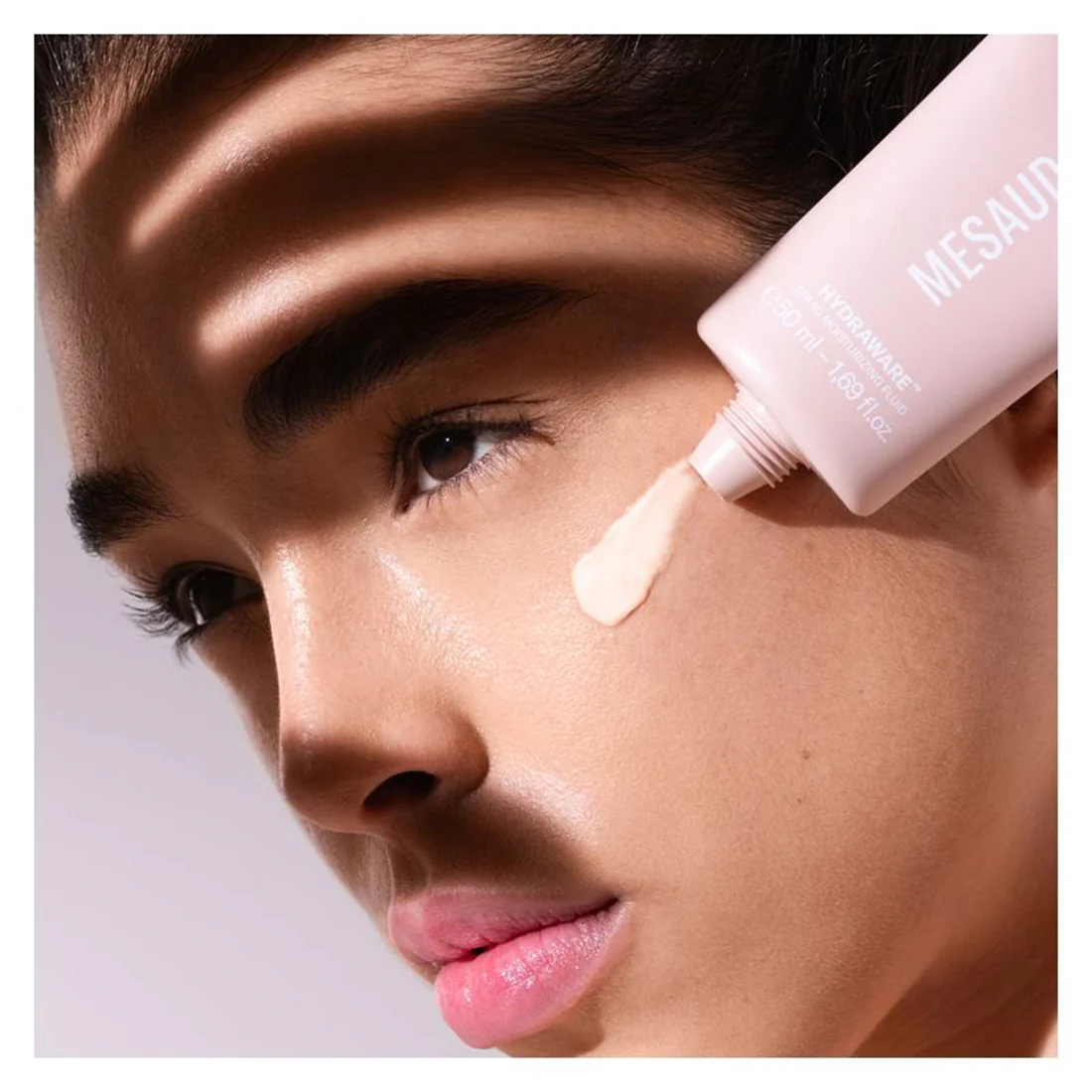 Hydraware SPF 50 Moisturizing Fluid - Image 2