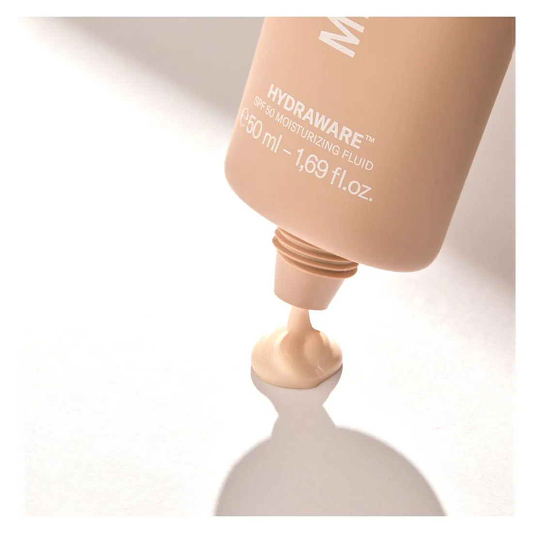 Hydraware SPF 50 Moisturizing Fluid - Image 3
