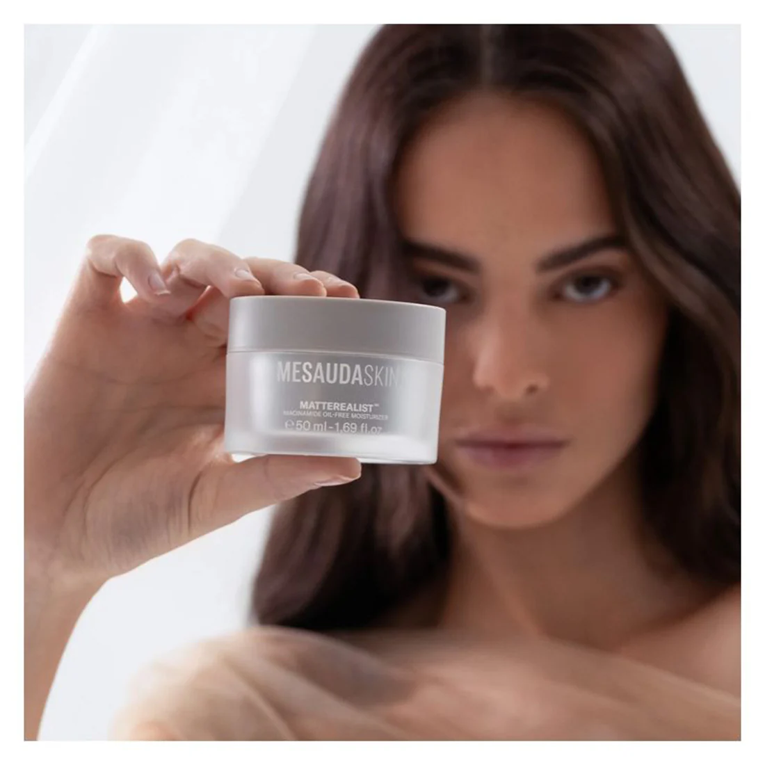 Matterealist Fluido Opacizzante Crema Gel Oil-Free Idratante e Sebo-Regolatrice - Image 3