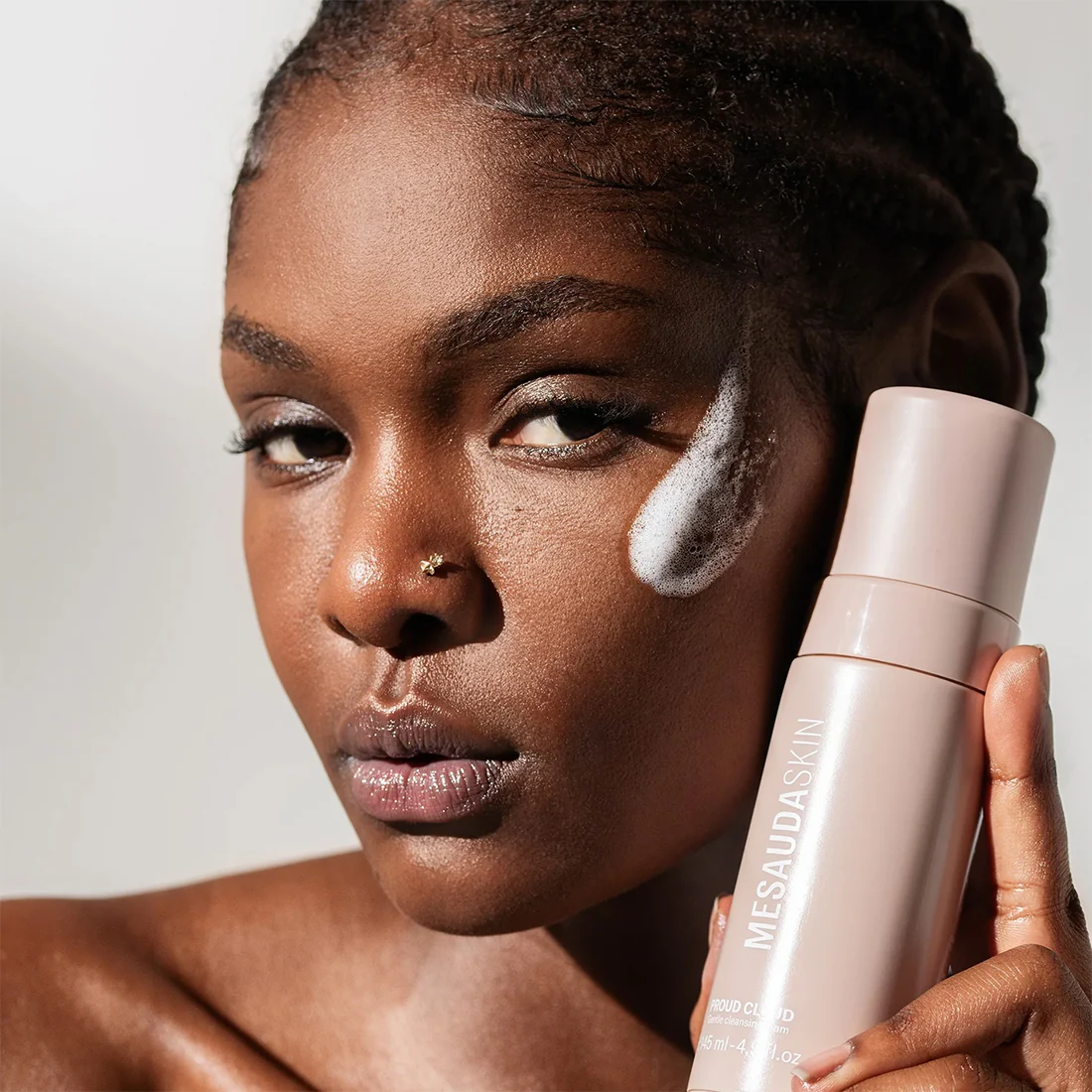 Proud Cloud Gentle Cleansing Foam Mousse Detergente Delicata Viso con Azione Idratante e Lenitiva - Image 4