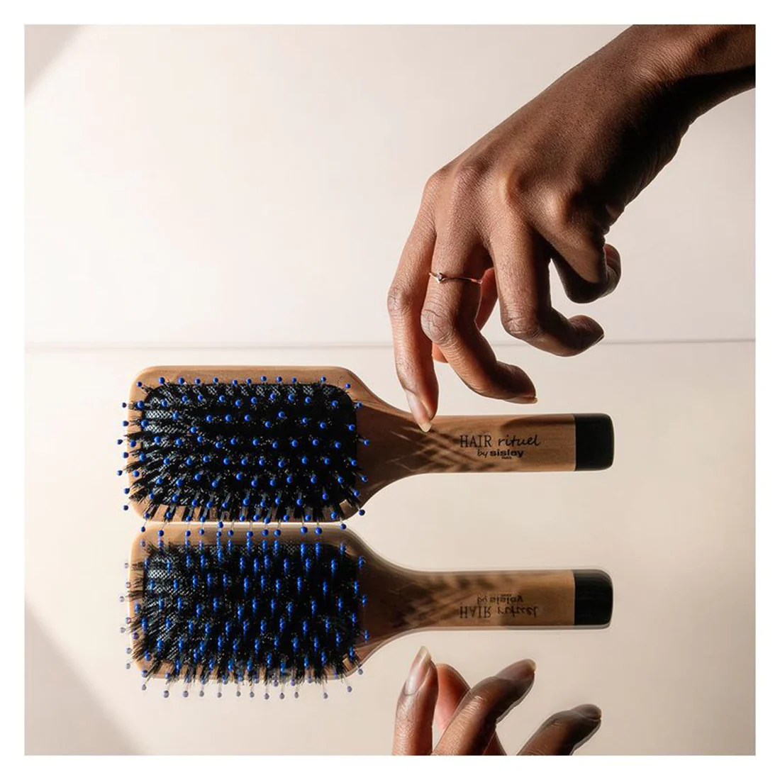 La Brosse De Poche Brillance et Doucer - Image 3